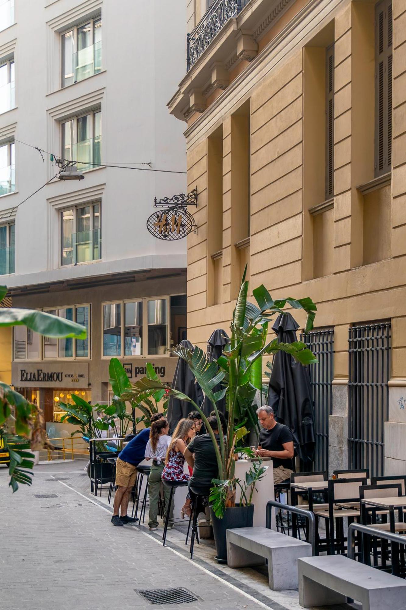 Ivy Apartments In The Heart Of Aten Exteriör bild